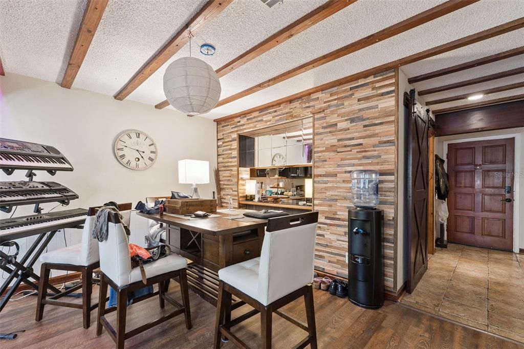 For Sale: $110,000 (2 beds, 2 baths, 1123 Square Feet)