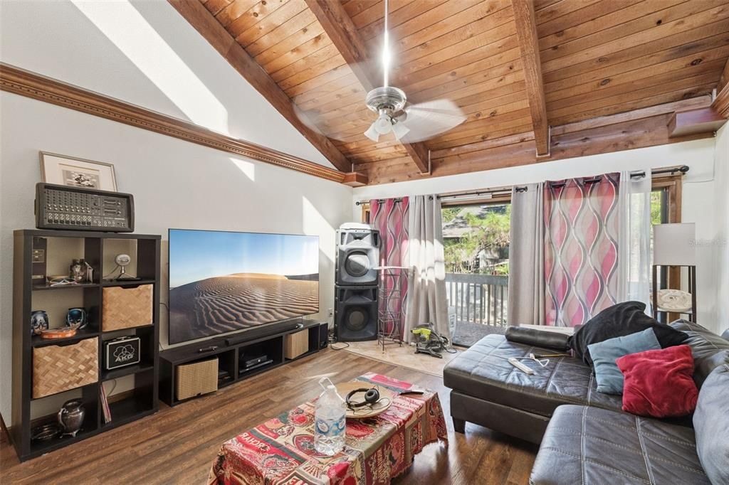 For Sale: $110,000 (2 beds, 2 baths, 1123 Square Feet)