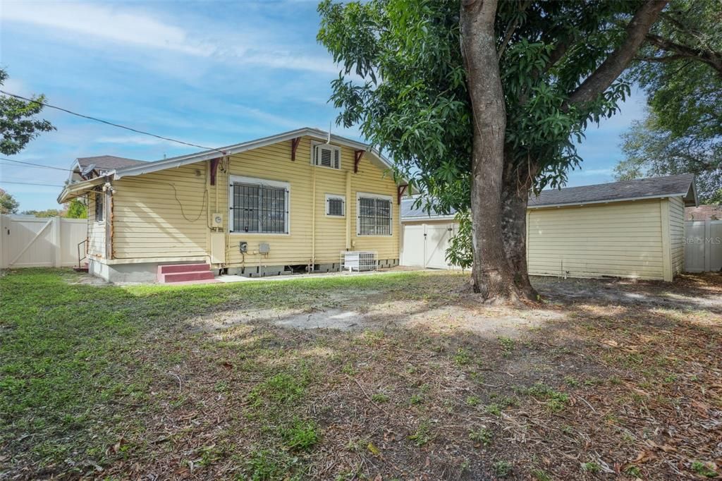 出租: $1,700 (3 贝兹, 2 浴室, 1400 平方英尺)