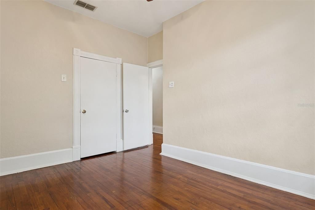 出租: $1,700 (3 贝兹, 2 浴室, 1400 平方英尺)