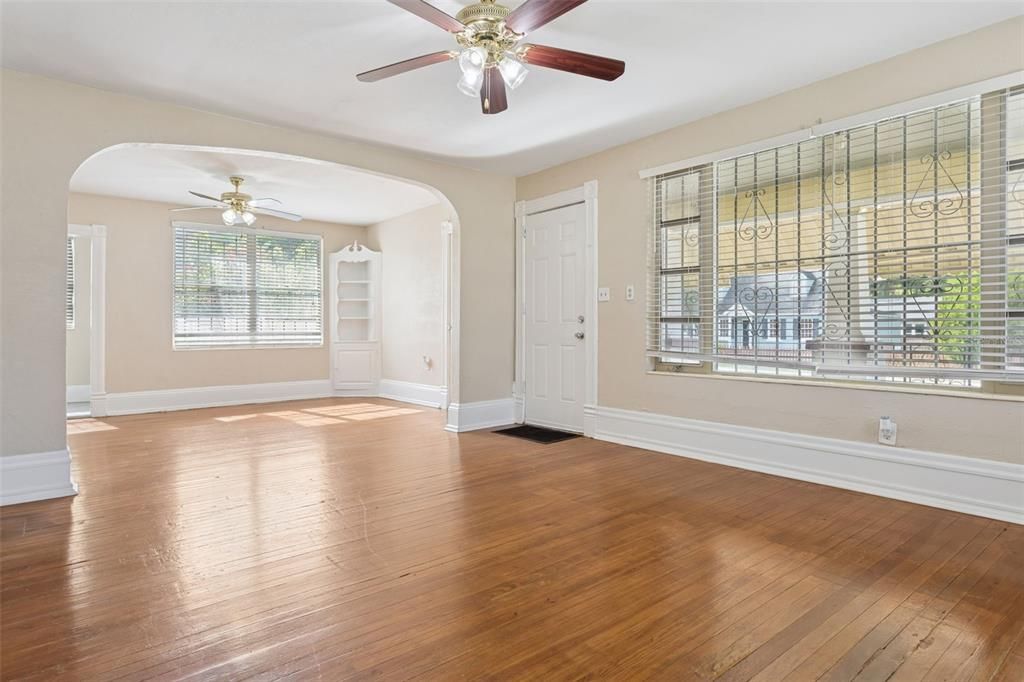 出租: $1,700 (3 贝兹, 2 浴室, 1400 平方英尺)