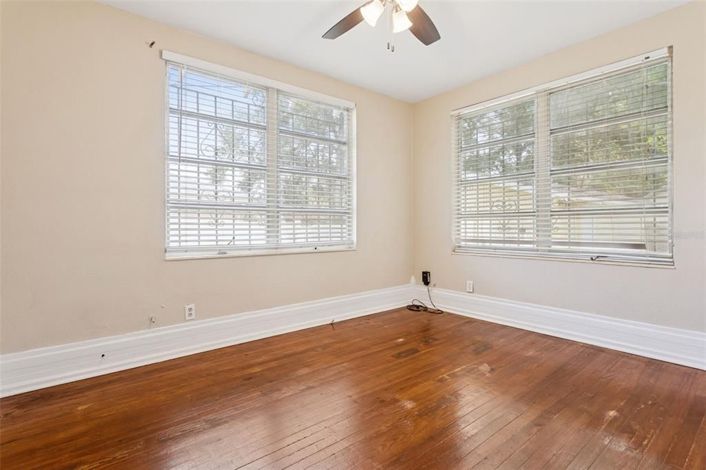 出租: $1,700 (3 贝兹, 2 浴室, 1400 平方英尺)