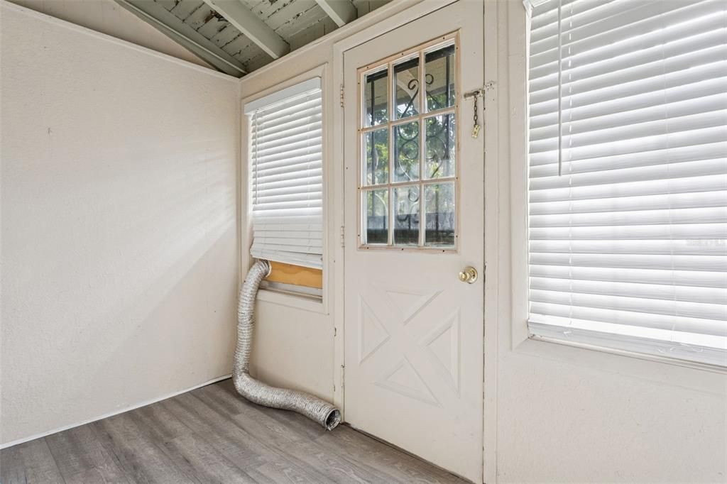 出租: $1,700 (3 贝兹, 2 浴室, 1400 平方英尺)