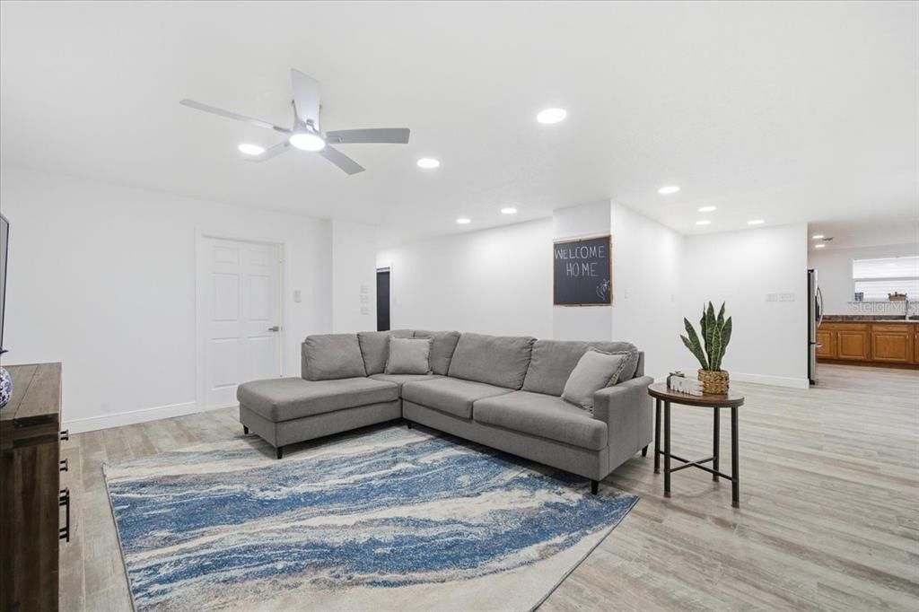 For Sale: $1,199,999 (4 beds, 2 baths, 2672 Square Feet)