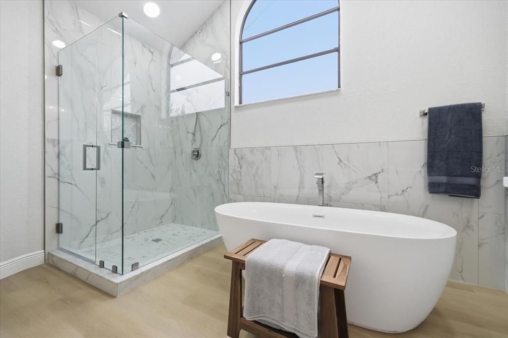 For Sale: $1,199,999 (4 beds, 2 baths, 2672 Square Feet)