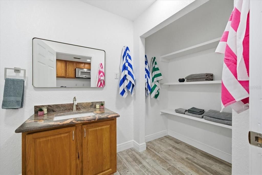 For Sale: $1,199,999 (4 beds, 2 baths, 2672 Square Feet)