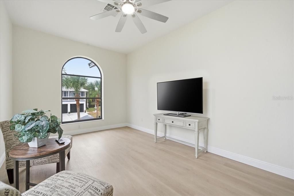 For Sale: $1,199,999 (4 beds, 2 baths, 2672 Square Feet)