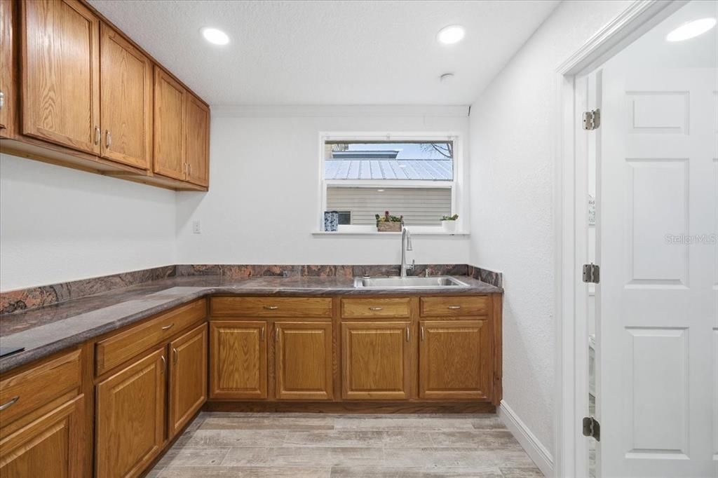 For Sale: $1,199,999 (4 beds, 2 baths, 2672 Square Feet)