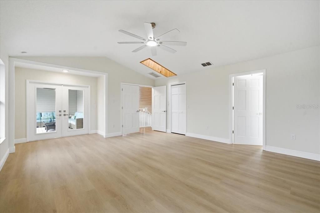 For Sale: $1,199,999 (4 beds, 2 baths, 2672 Square Feet)