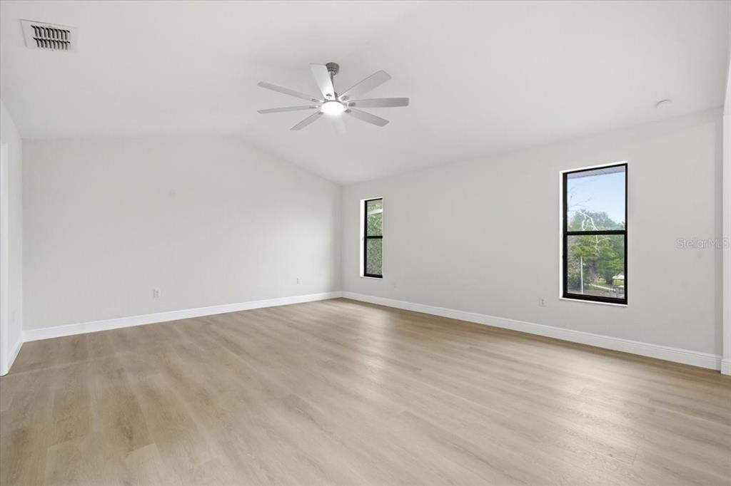 For Sale: $1,199,999 (4 beds, 2 baths, 2672 Square Feet)