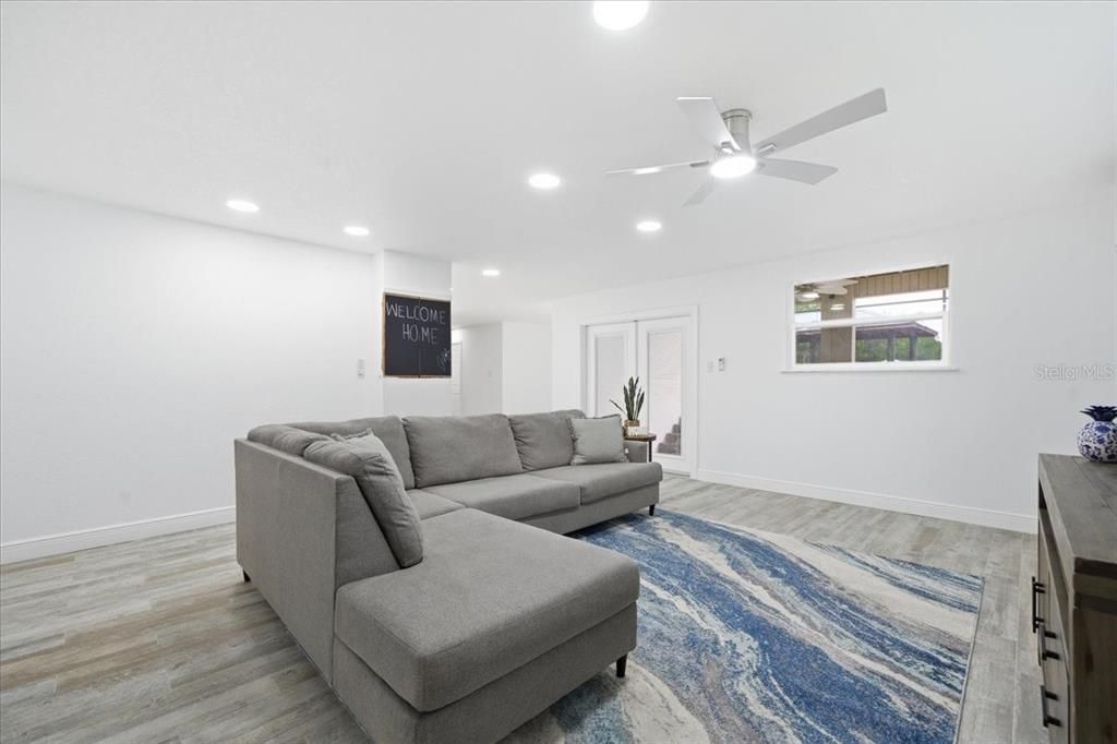 For Sale: $1,199,999 (4 beds, 2 baths, 2672 Square Feet)