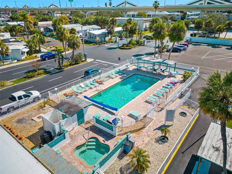 待售: $89,900 (2 贝兹, 1 浴室, 996 平方英尺)