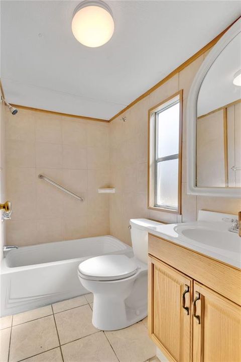 For Sale: $195,000 (2 beds, 2 baths, 924 Square Feet)