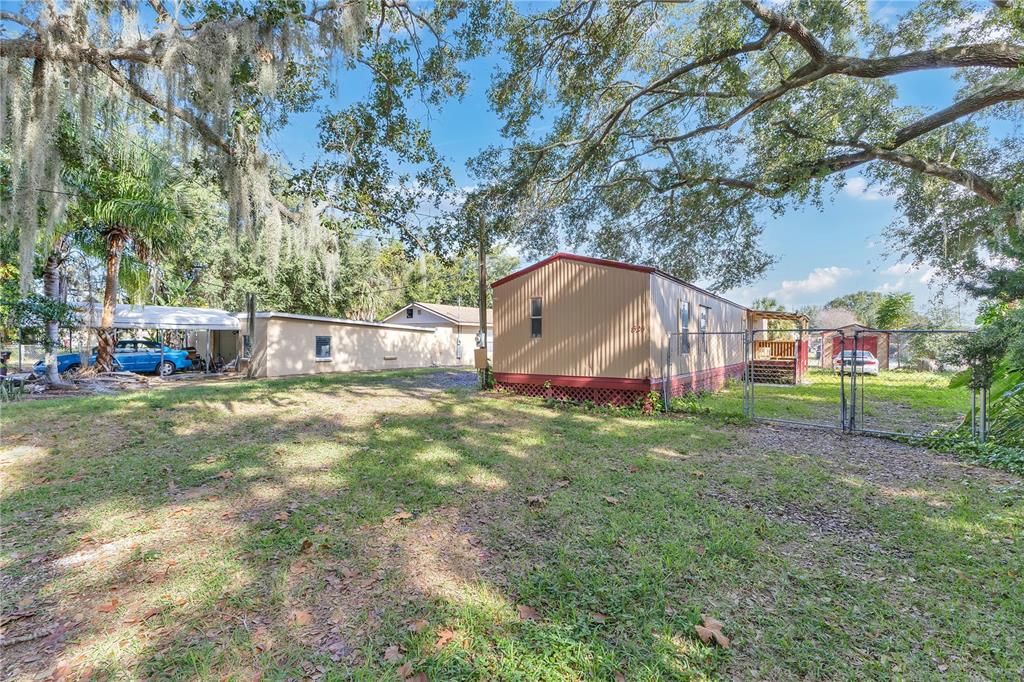 For Sale: $195,000 (2 beds, 2 baths, 924 Square Feet)