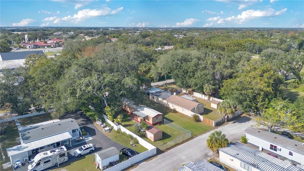 For Sale: $195,000 (2 beds, 2 baths, 924 Square Feet)