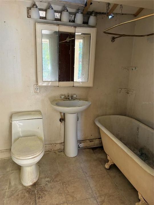 En Venta: $77,000 (0.16 acres)