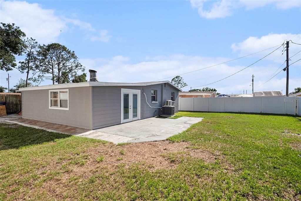 На продажу: $424,999 (4 спален, 2 ванн, 1396 Квадратных фут)