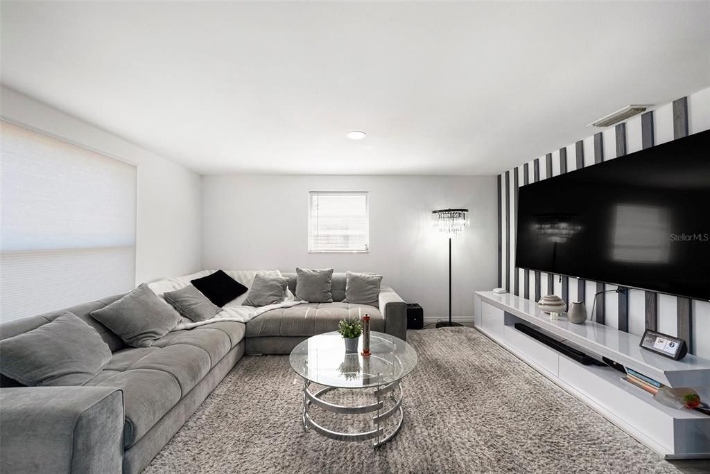 На продажу: $424,999 (4 спален, 2 ванн, 1396 Квадратных фут)