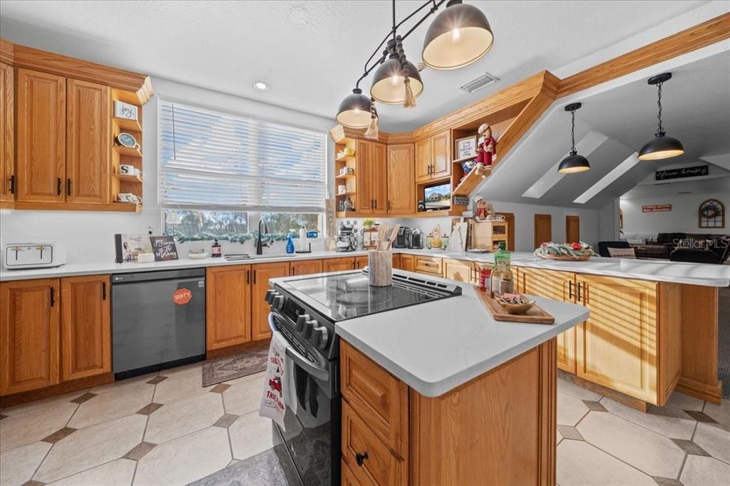 For Sale: $1,200,000 (0 beds, 0 baths, 6776 Square Feet)