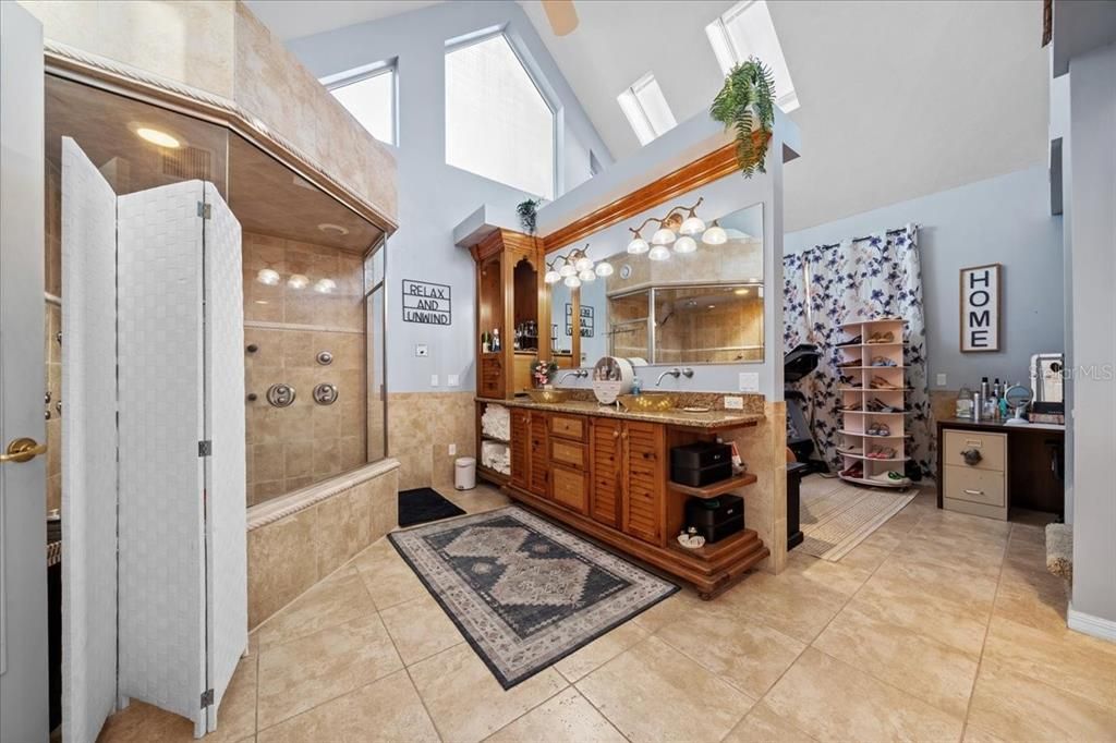 For Sale: $1,200,000 (0 beds, 0 baths, 6776 Square Feet)