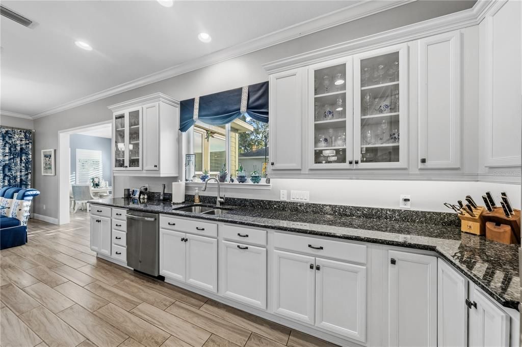 For Sale: $650,000 (3 beds, 3 baths, 2763 Square Feet)