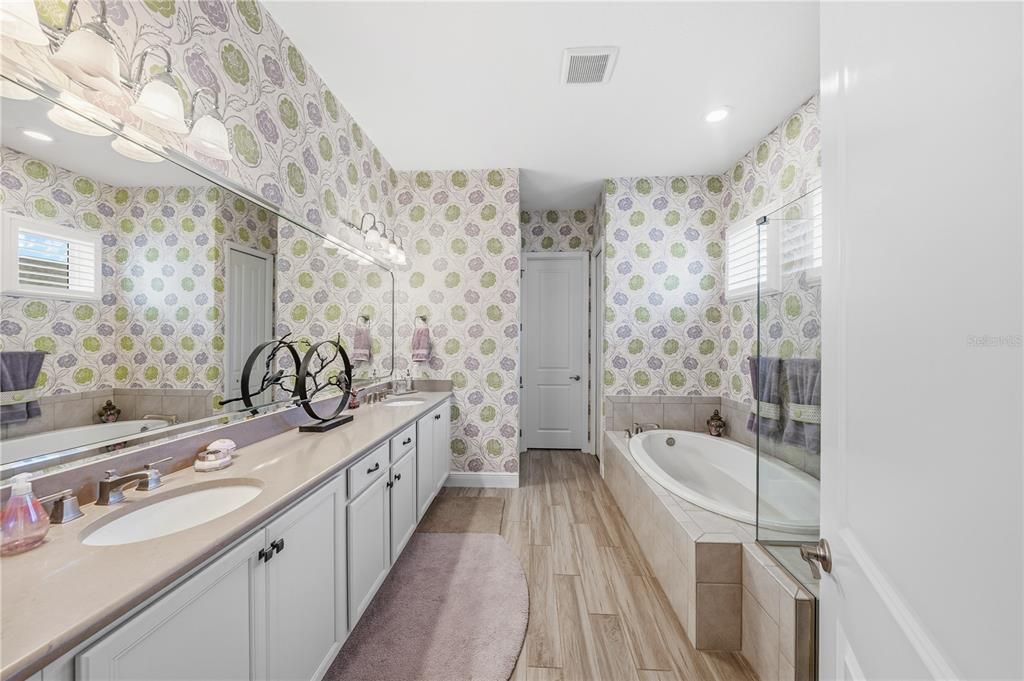 For Sale: $650,000 (3 beds, 3 baths, 2763 Square Feet)