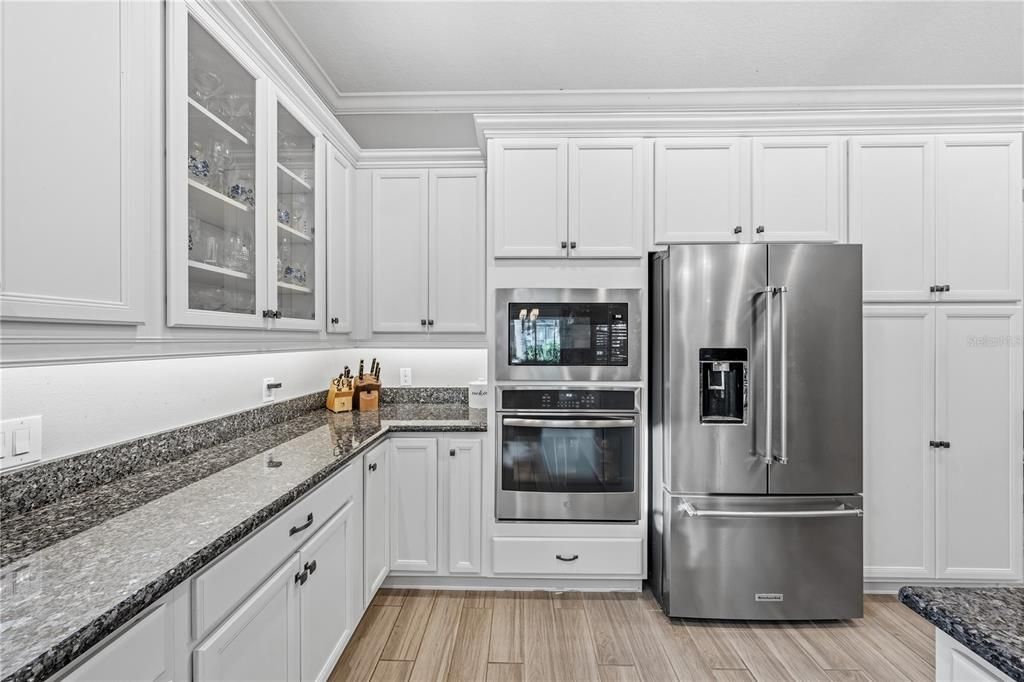 For Sale: $650,000 (3 beds, 3 baths, 2763 Square Feet)