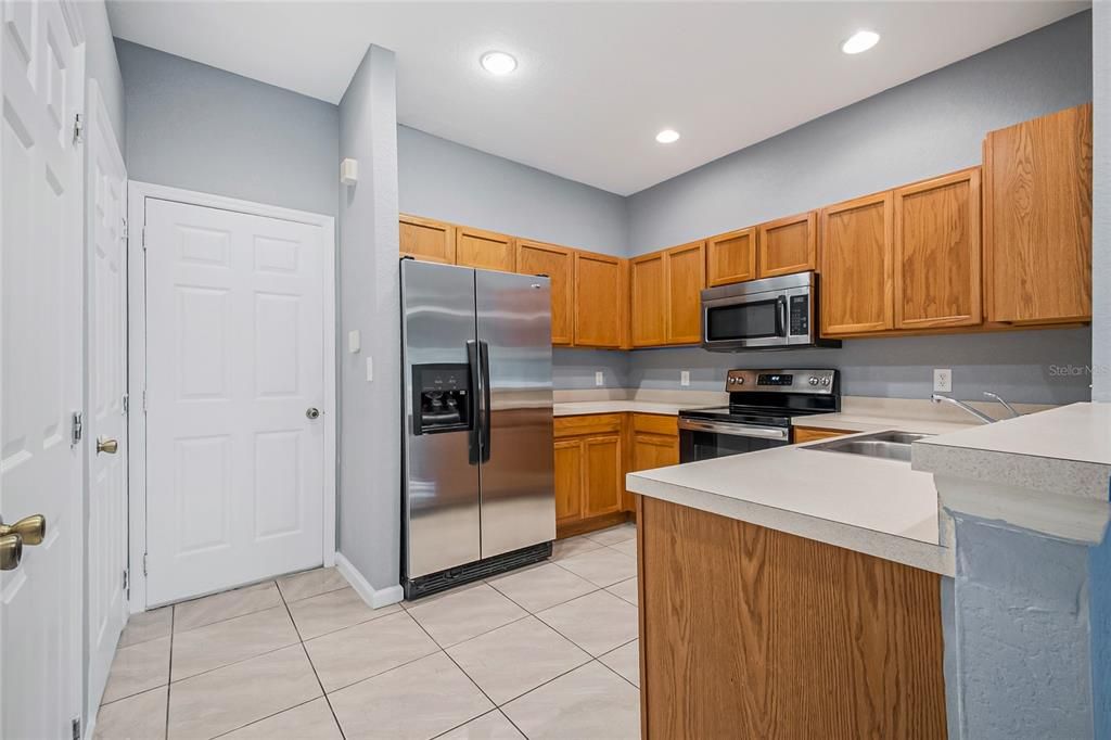 For Sale: $320,000 (3 beds, 2 baths, 1749 Square Feet)