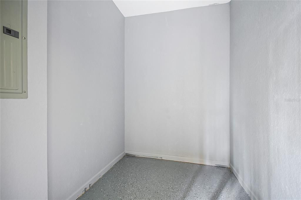 For Sale: $320,000 (3 beds, 2 baths, 1749 Square Feet)