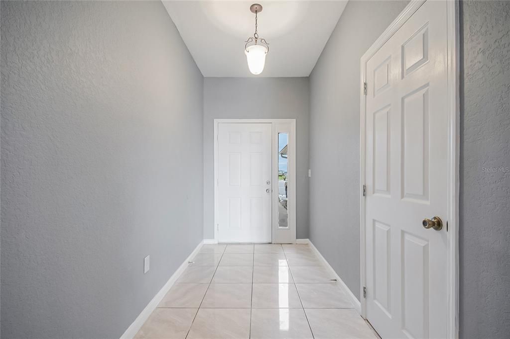 For Sale: $320,000 (3 beds, 2 baths, 1749 Square Feet)