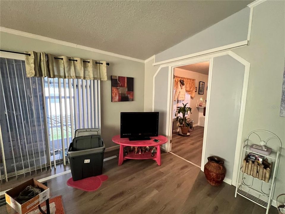 For Rent: $1,650 (3 beds, 2 baths, 1352 Square Feet)