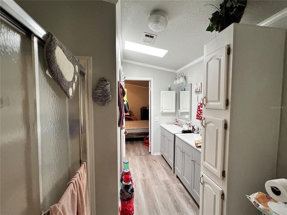 For Rent: $1,650 (3 beds, 2 baths, 1352 Square Feet)