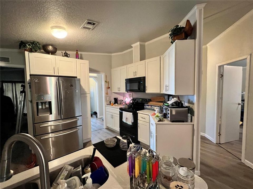 For Rent: $1,650 (3 beds, 2 baths, 1352 Square Feet)