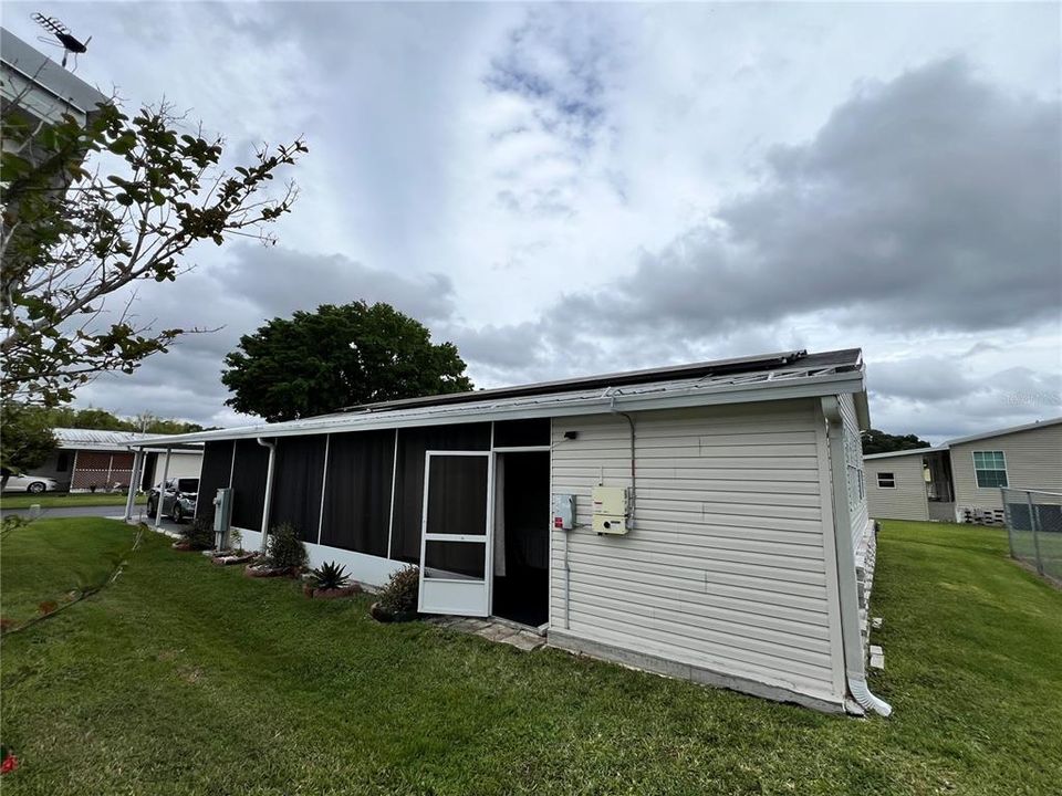 For Rent: $1,650 (3 beds, 2 baths, 1352 Square Feet)