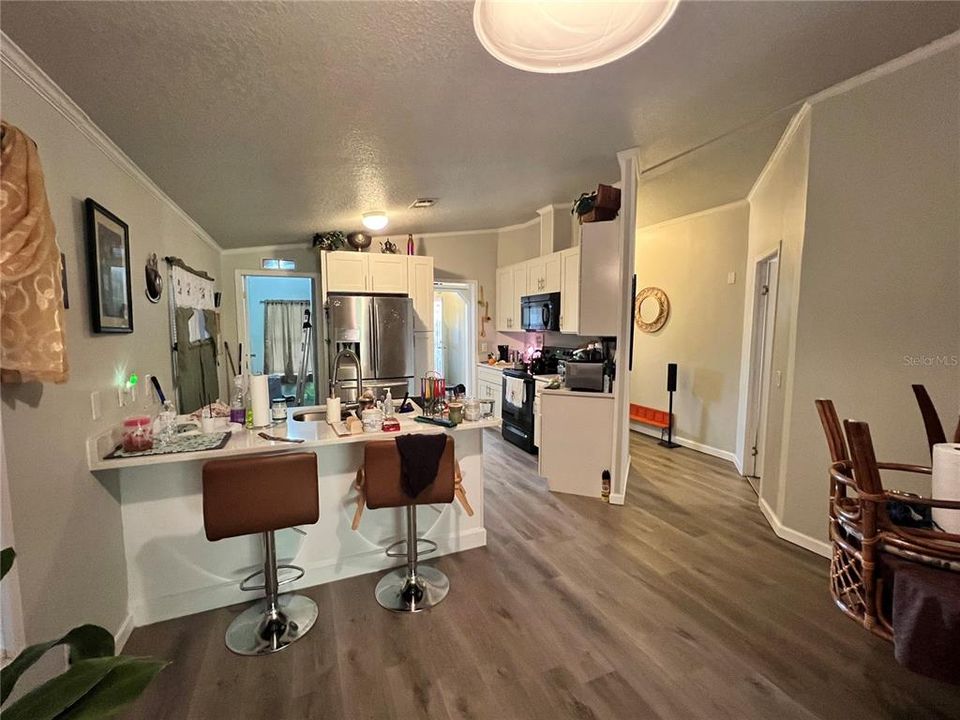 For Rent: $1,650 (3 beds, 2 baths, 1352 Square Feet)