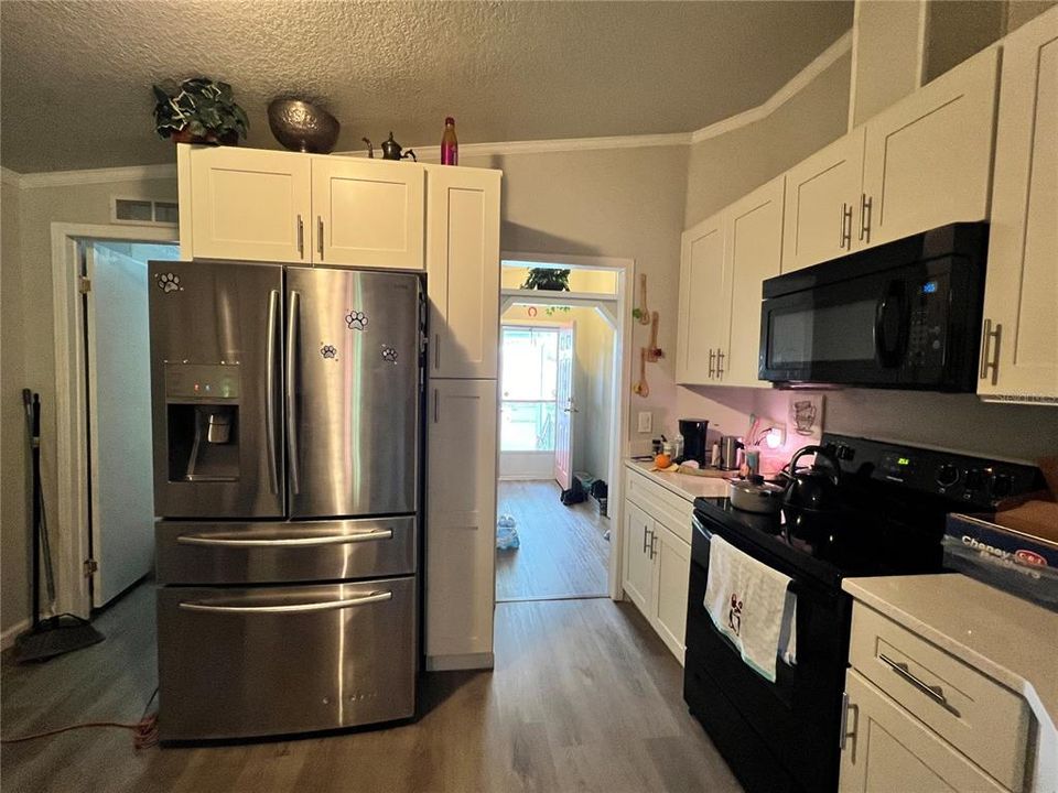For Rent: $1,650 (3 beds, 2 baths, 1352 Square Feet)