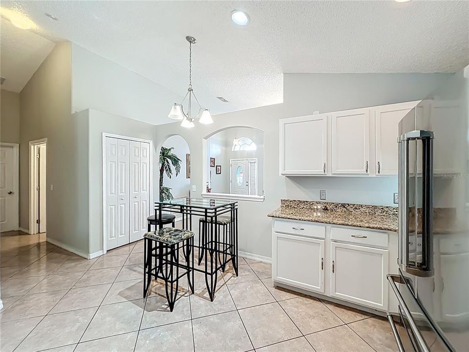 En Renta: $2,700 (4 camas, 2 baños, 1976 Pies cuadrados)