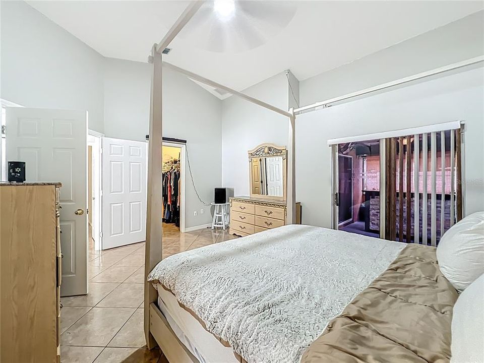 En Renta: $2,700 (4 camas, 2 baños, 1976 Pies cuadrados)