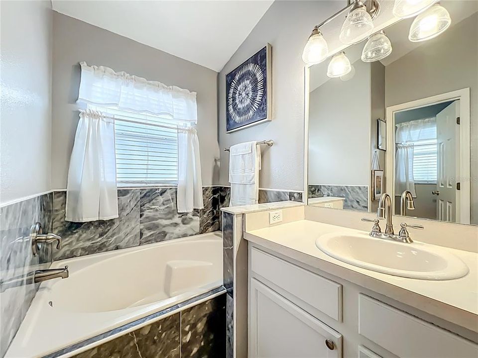 En Renta: $2,700 (4 camas, 2 baños, 1976 Pies cuadrados)