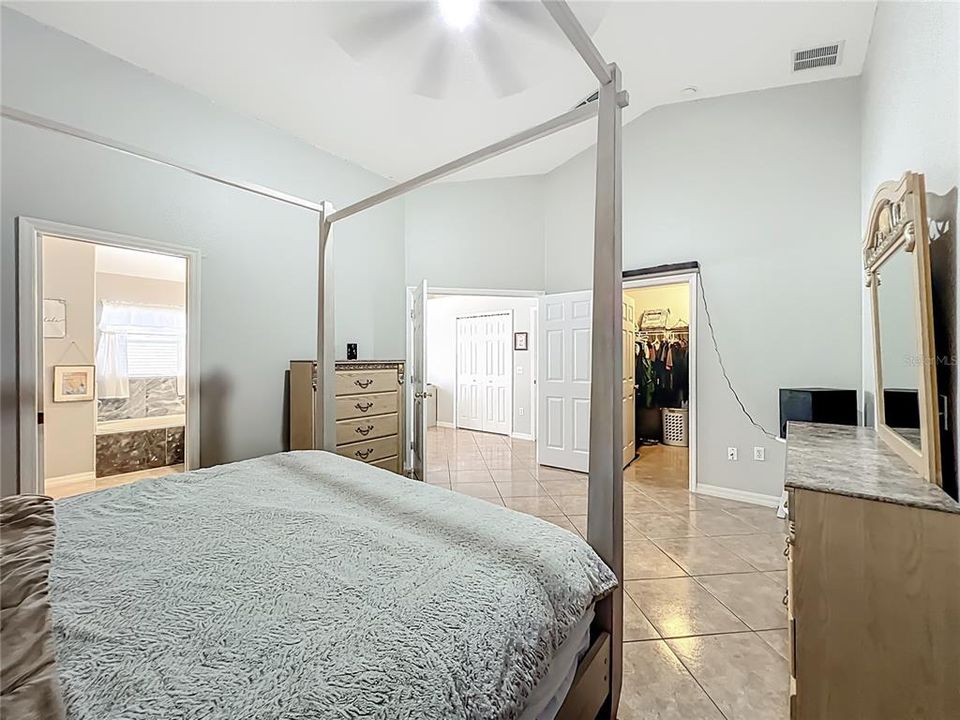 En Renta: $2,700 (4 camas, 2 baños, 1976 Pies cuadrados)