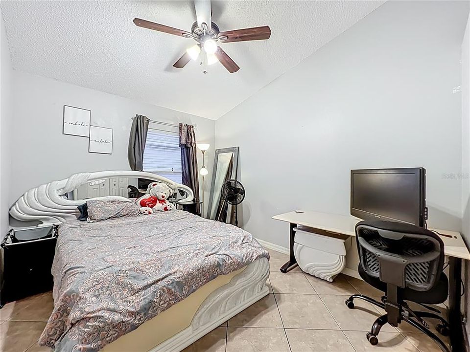 En Renta: $2,700 (4 camas, 2 baños, 1976 Pies cuadrados)