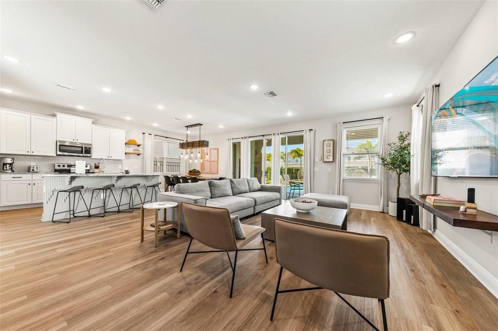 出租: $4,800 (5 贝兹, 4 浴室, 2574 平方英尺)