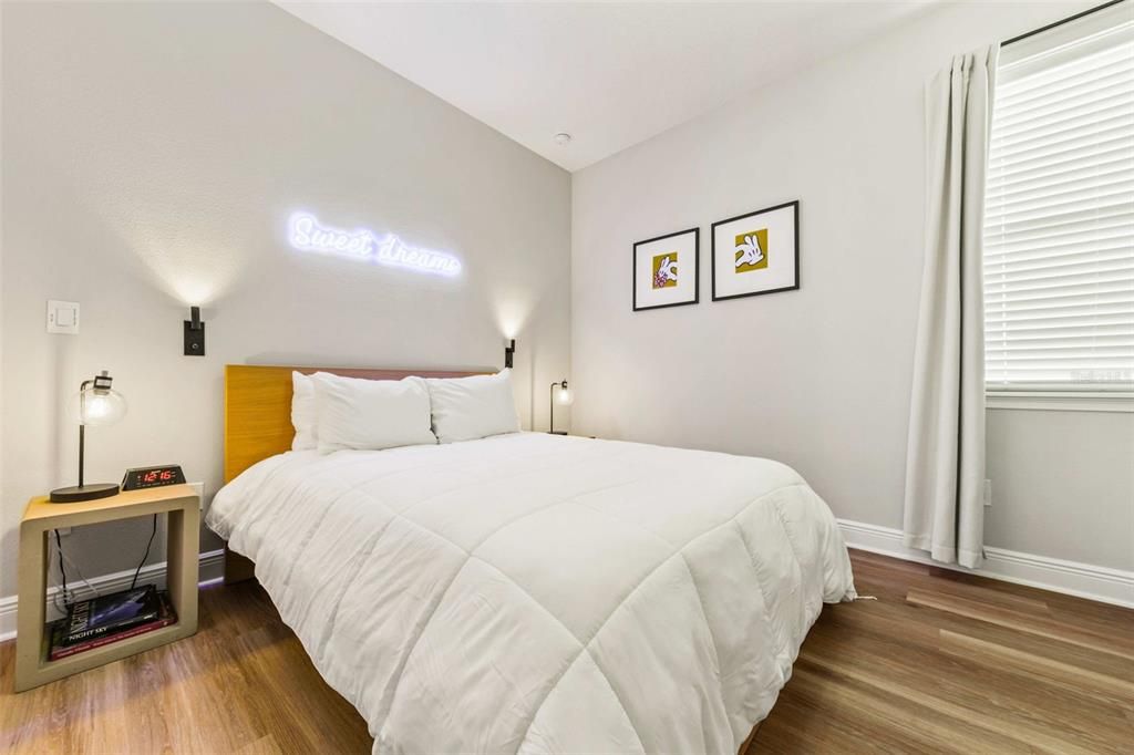 出租: $4,800 (5 贝兹, 4 浴室, 2574 平方英尺)