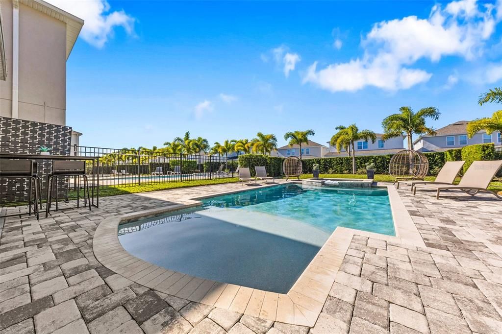 出租: $4,800 (5 贝兹, 4 浴室, 2574 平方英尺)