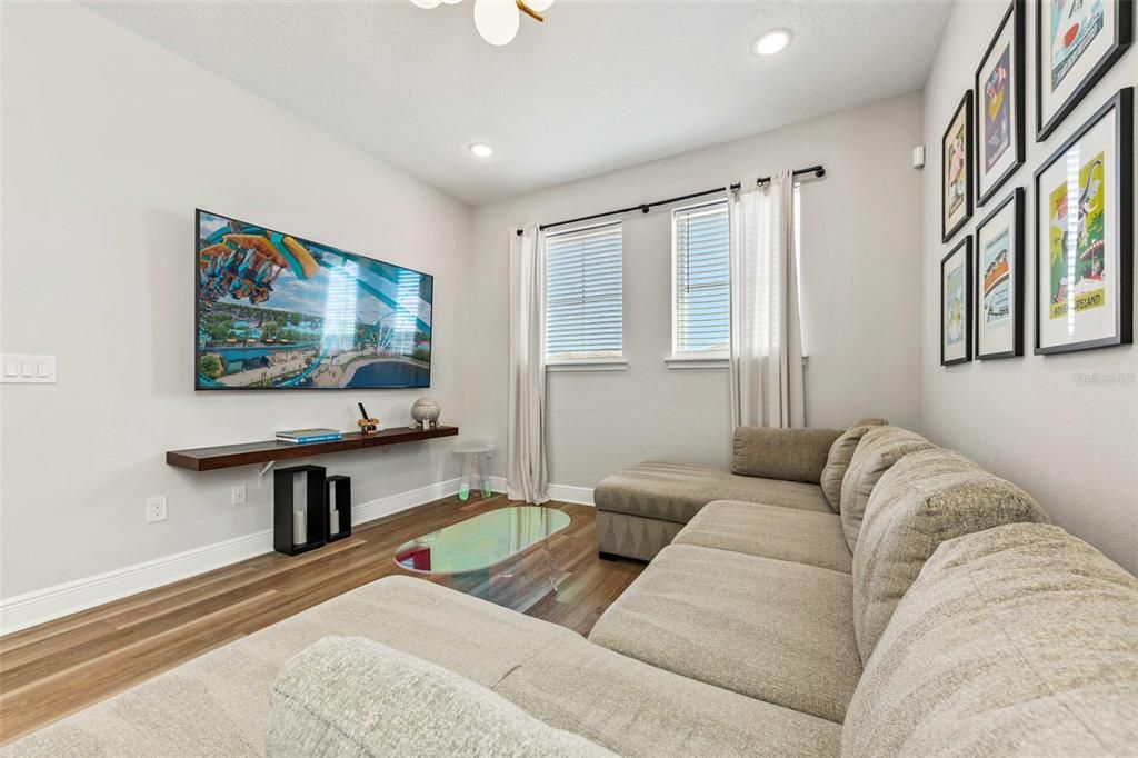 出租: $4,800 (5 贝兹, 4 浴室, 2574 平方英尺)