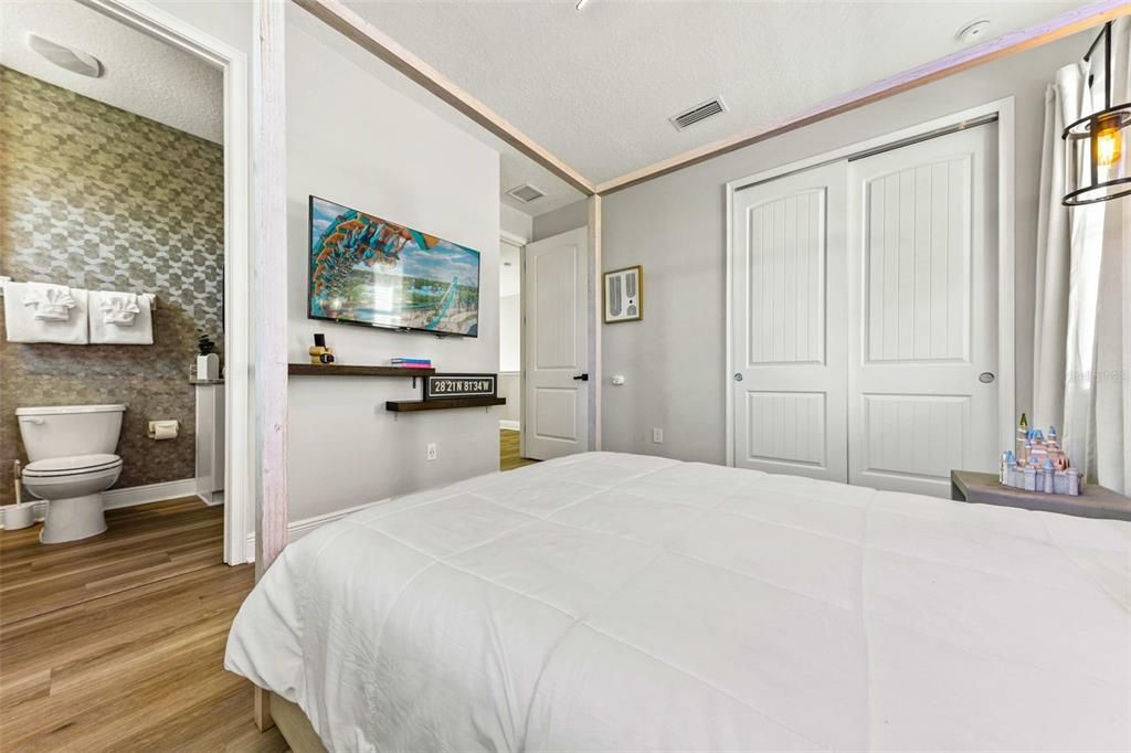 出租: $4,800 (5 贝兹, 4 浴室, 2574 平方英尺)