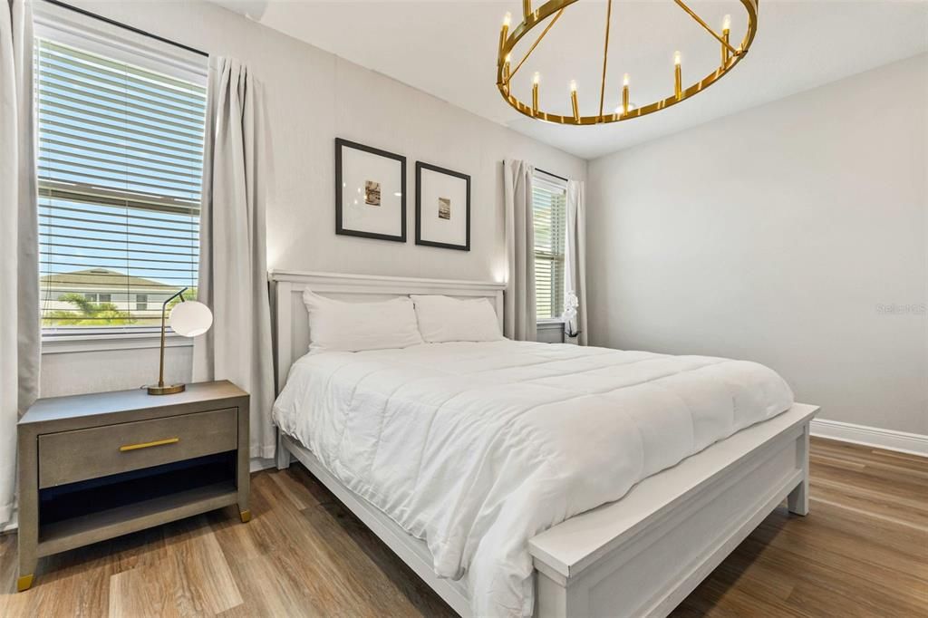 出租: $4,800 (5 贝兹, 4 浴室, 2574 平方英尺)