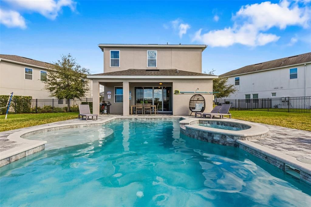 For Rent: $4,800 (5 beds, 4 baths, 2574 Square Feet)