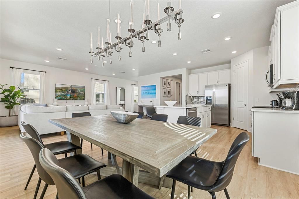 For Rent: $4,800 (5 beds, 4 baths, 2574 Square Feet)