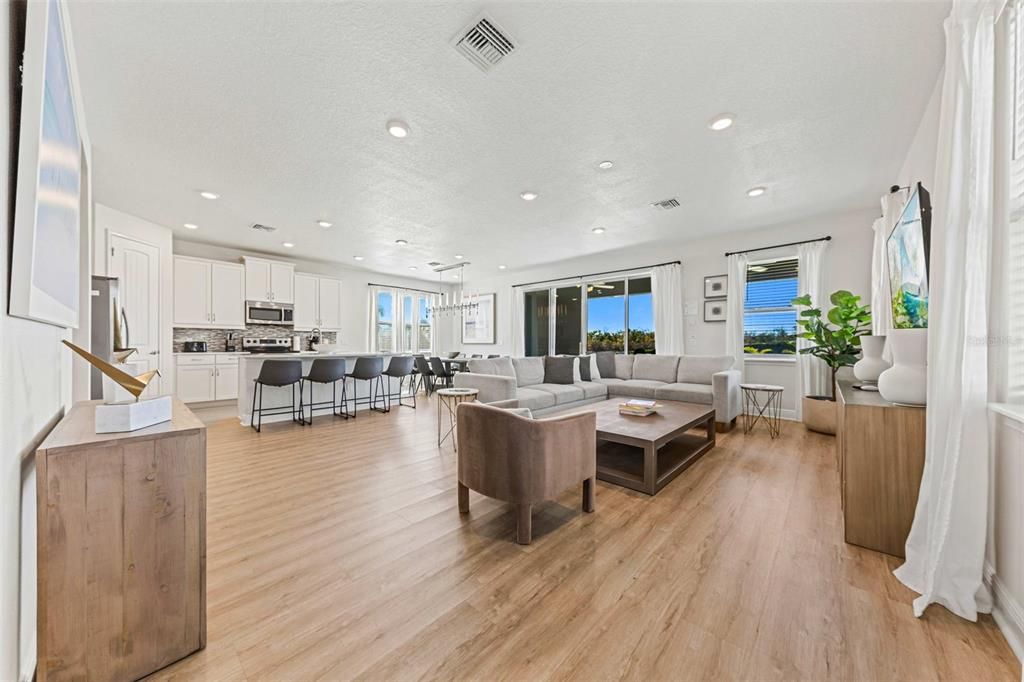 For Rent: $4,800 (5 beds, 4 baths, 2574 Square Feet)